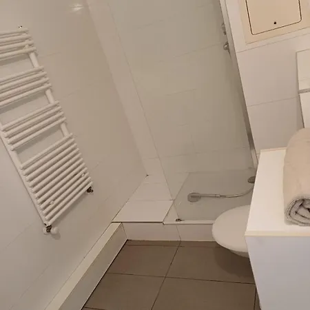 Au Porte De Paris *