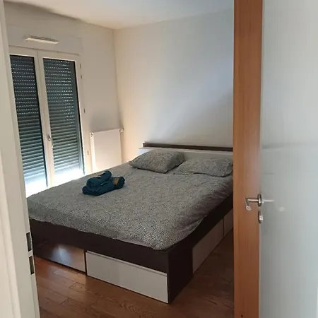 Au Porte De Paris 아파트
