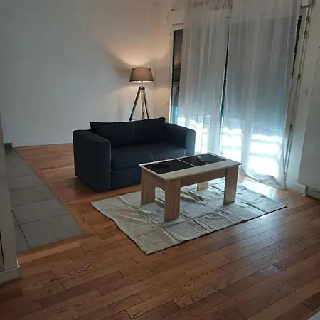 Au Porte De Paris
